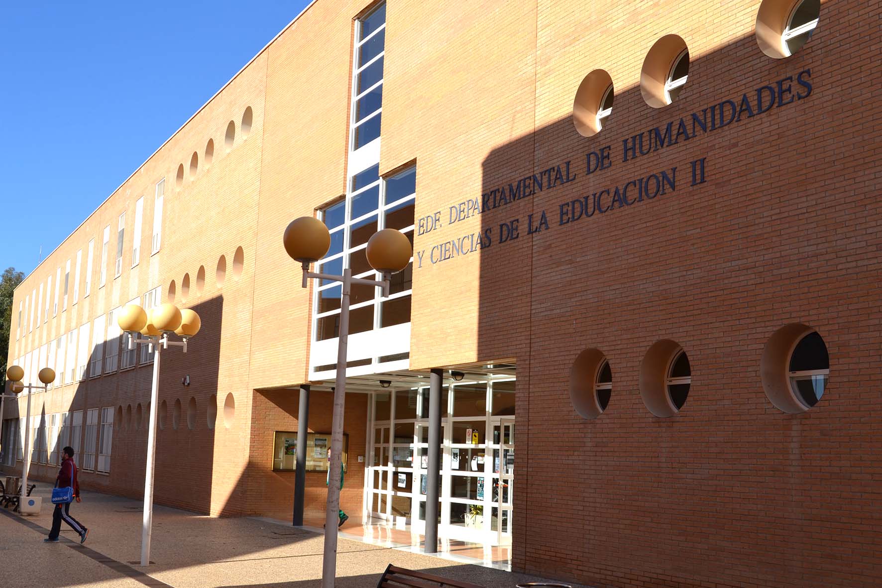Conferencia sobre Mediación Intrajudicial en la Universidad de Almería Conferencia sobre Mediación Intrajudicial en la Universidad de Almería